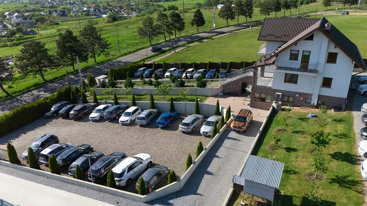 Parcare privata langa Aeroportul Suceava Salcea